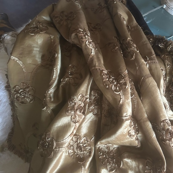 Stunning Golden Floral Poly/Silk Custom Made Throw, 52 x 60. Chenille Lining. - Picture 12 of 14